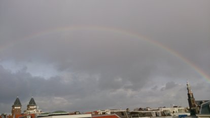 Regenboog over de Westertoren